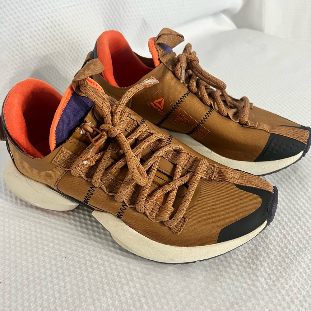 Reebok Unisex Adult Sole Fury Trail Running Shoe Women’s Size 7 or Men’s 5.5